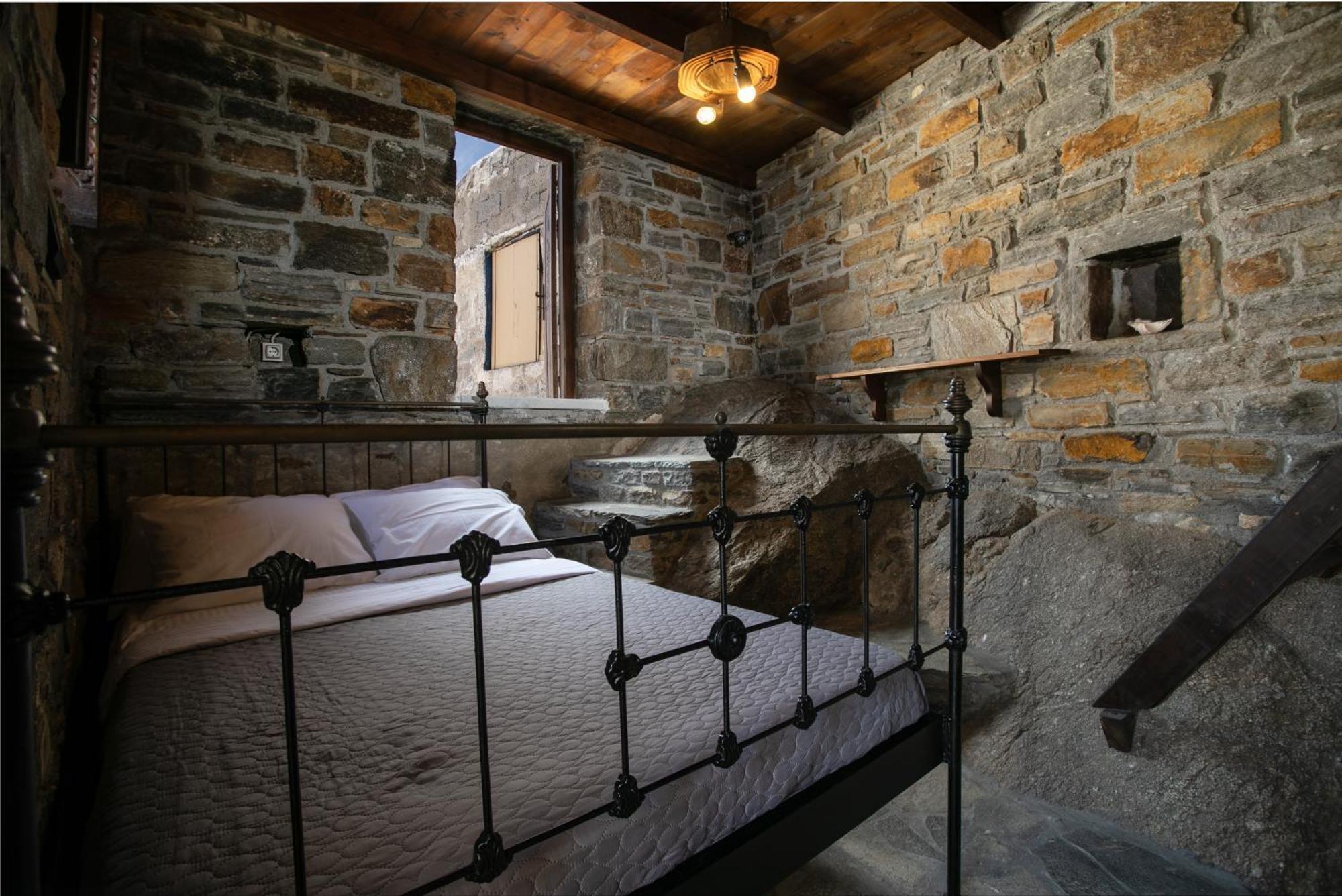 Villa Themed House "Castle Halaros" View 17Th Century Glinado Naxos Esterno foto